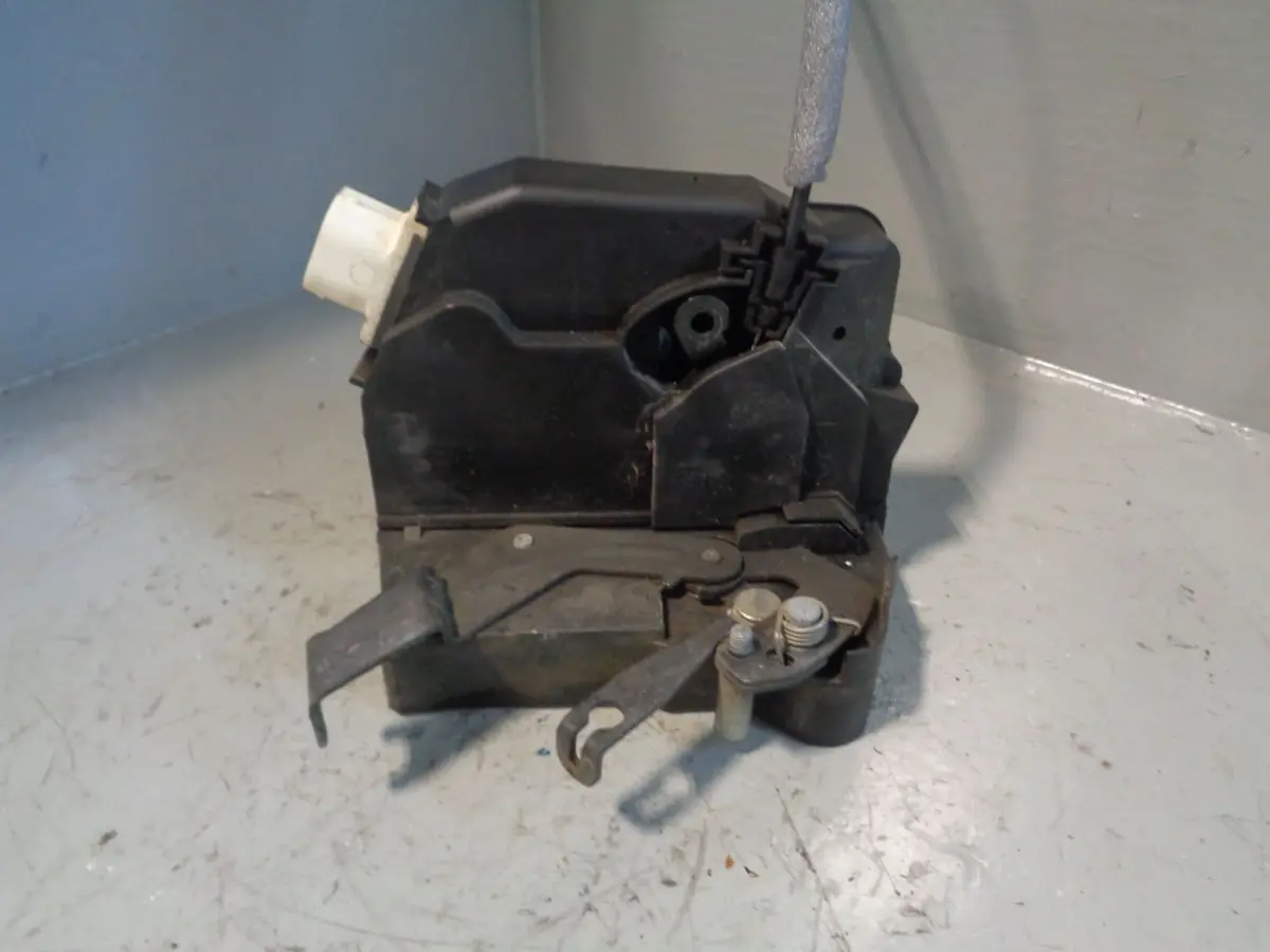 Range Rover L322 Door Lock Actuator Solenoid Near Side Front 2002 To 2010 L14114 1