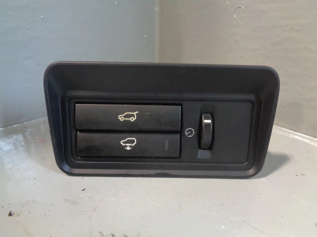 Range Rover L405 Tailgate Release And Side Step Actuation Switch Cpla 11654 Aa 1