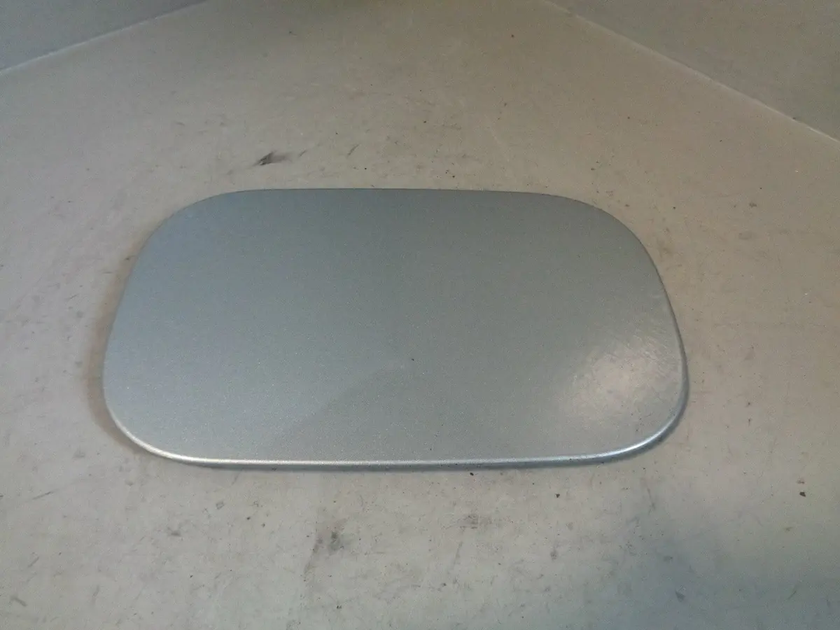 Discovery 3 Fuel Filler Flap In Arctic Frost Land Rover 2004 To 2009 1