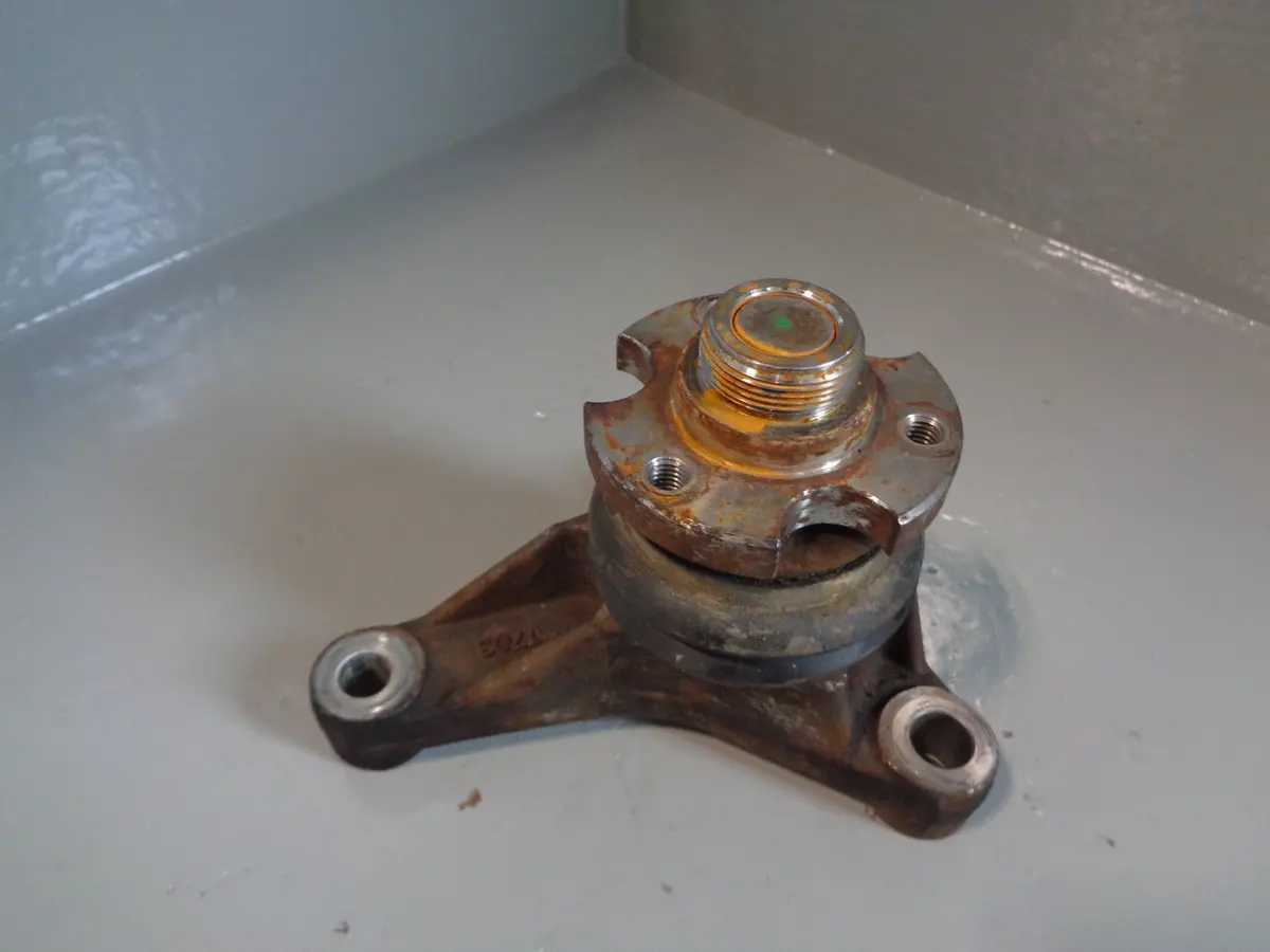 Fan Idler Bearing Bracket 2.7 Tdv6 Range Rover Sport Discovery 3 Land Rover 1