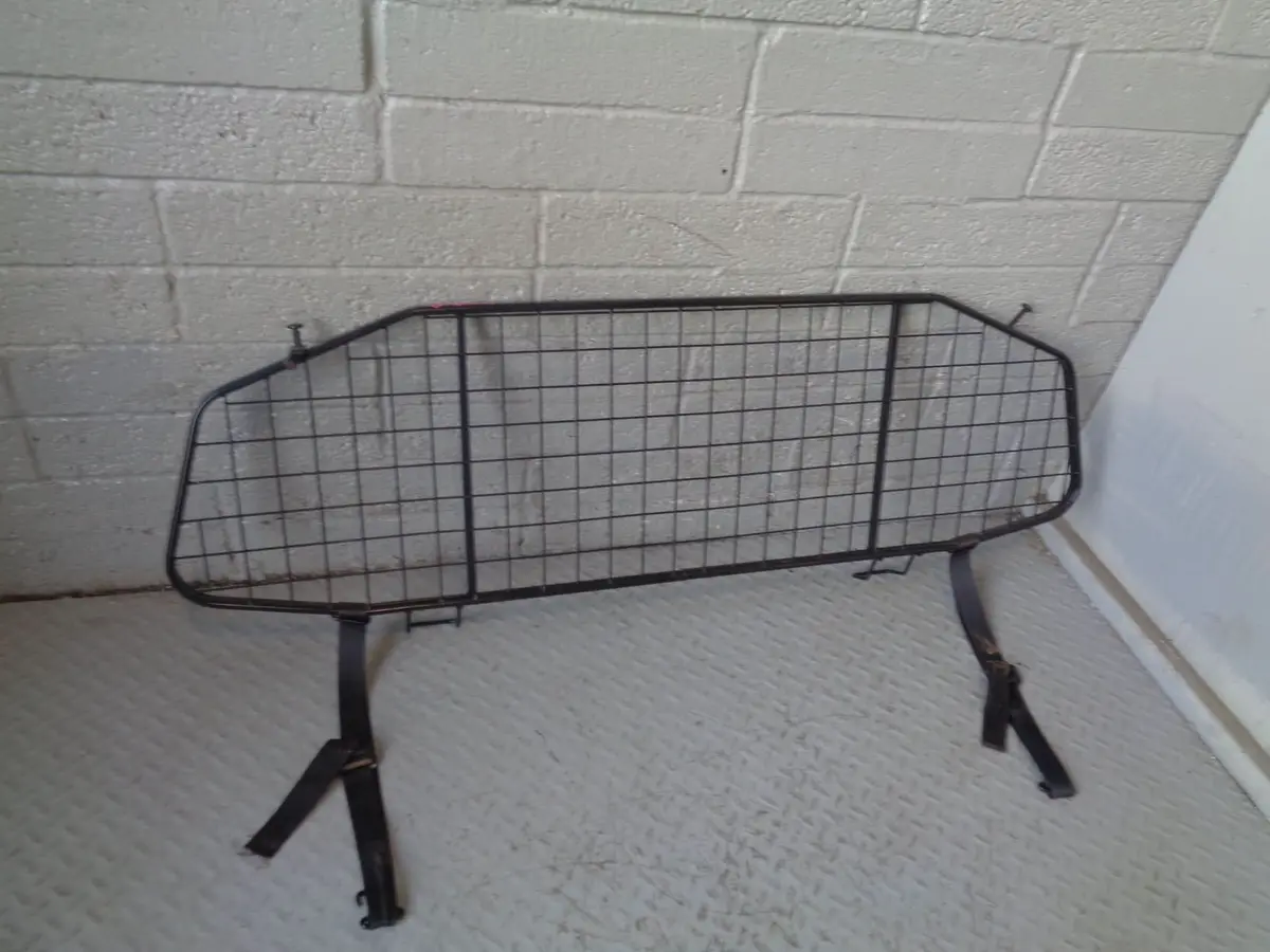Range Rover L322 Dog Guard Metal Cage Vub002120 2002 To 2013 1