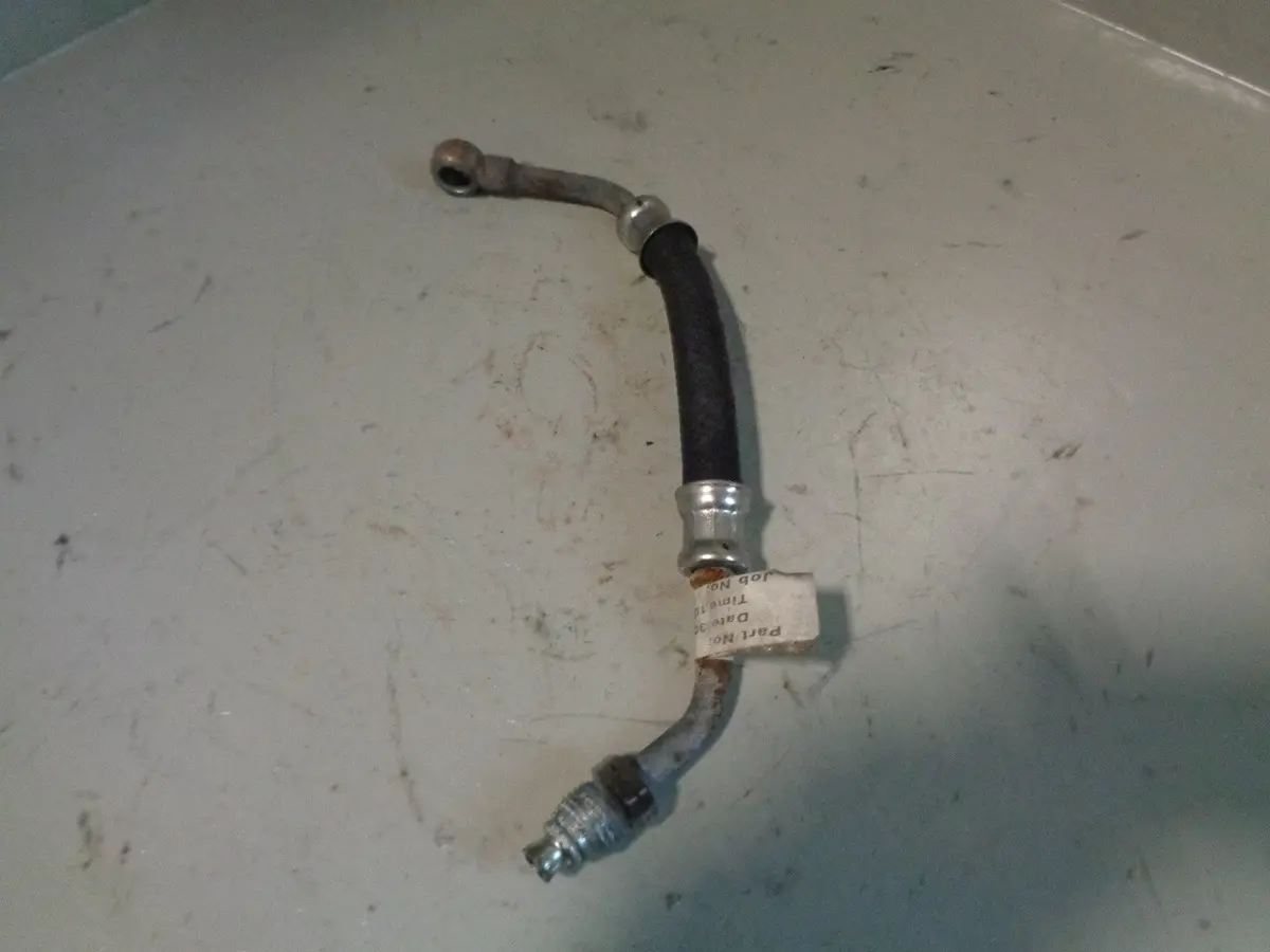 Discovery 2 Vacuum Pump Oil Feed Pipe Ykl100120 Td5 1998 To 2004 Land Rover 1