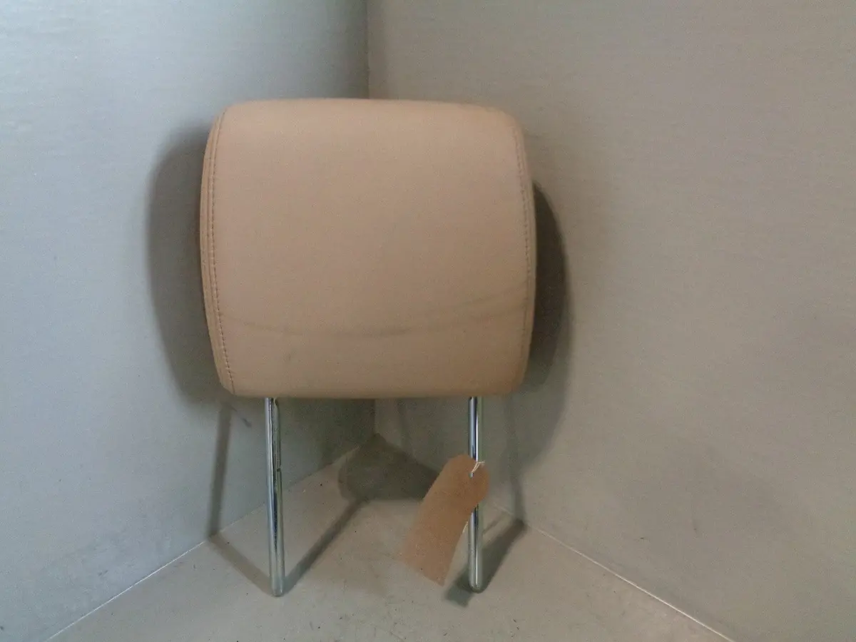 Discovery 3 Rear Headrest Leather In Alpaca Off Side Land Rover 2004 To 2009 1