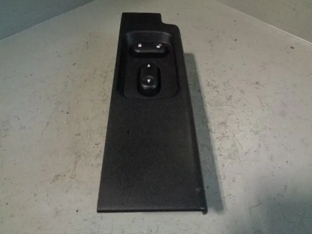 Freelander 1 Window Switch Near Side Front Yuf500060puy Land Rover 2004 To 2006 1
