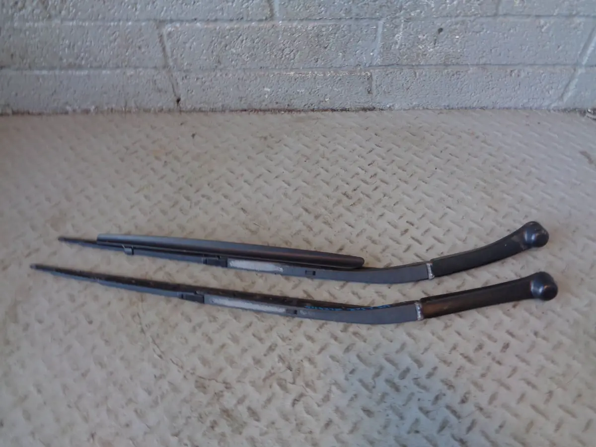 Range Rover L322 Front Windscreen Wiper Arms Pair 2002 To 2013 1