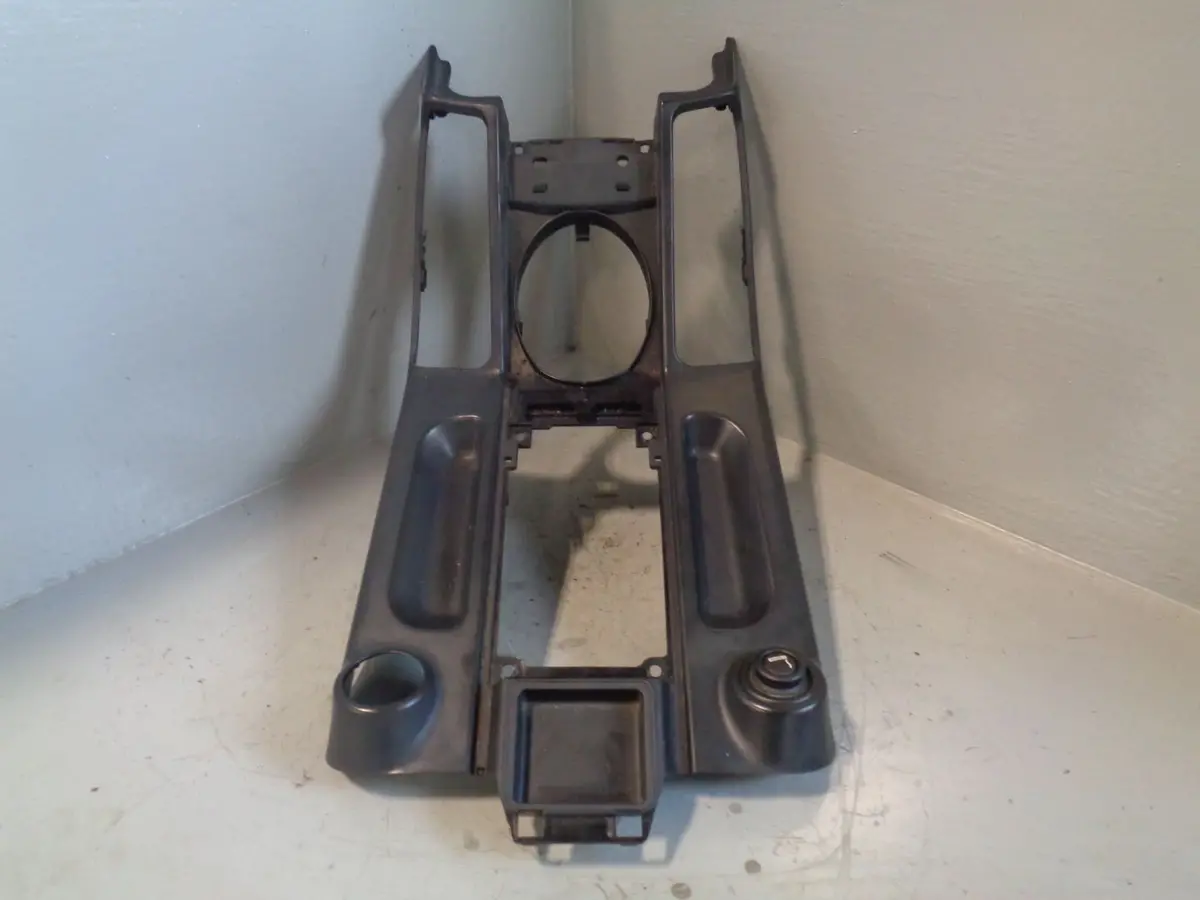 Range Rover L322 Centre Console Trim 12V Socket 2002 To 2006 L18094 1