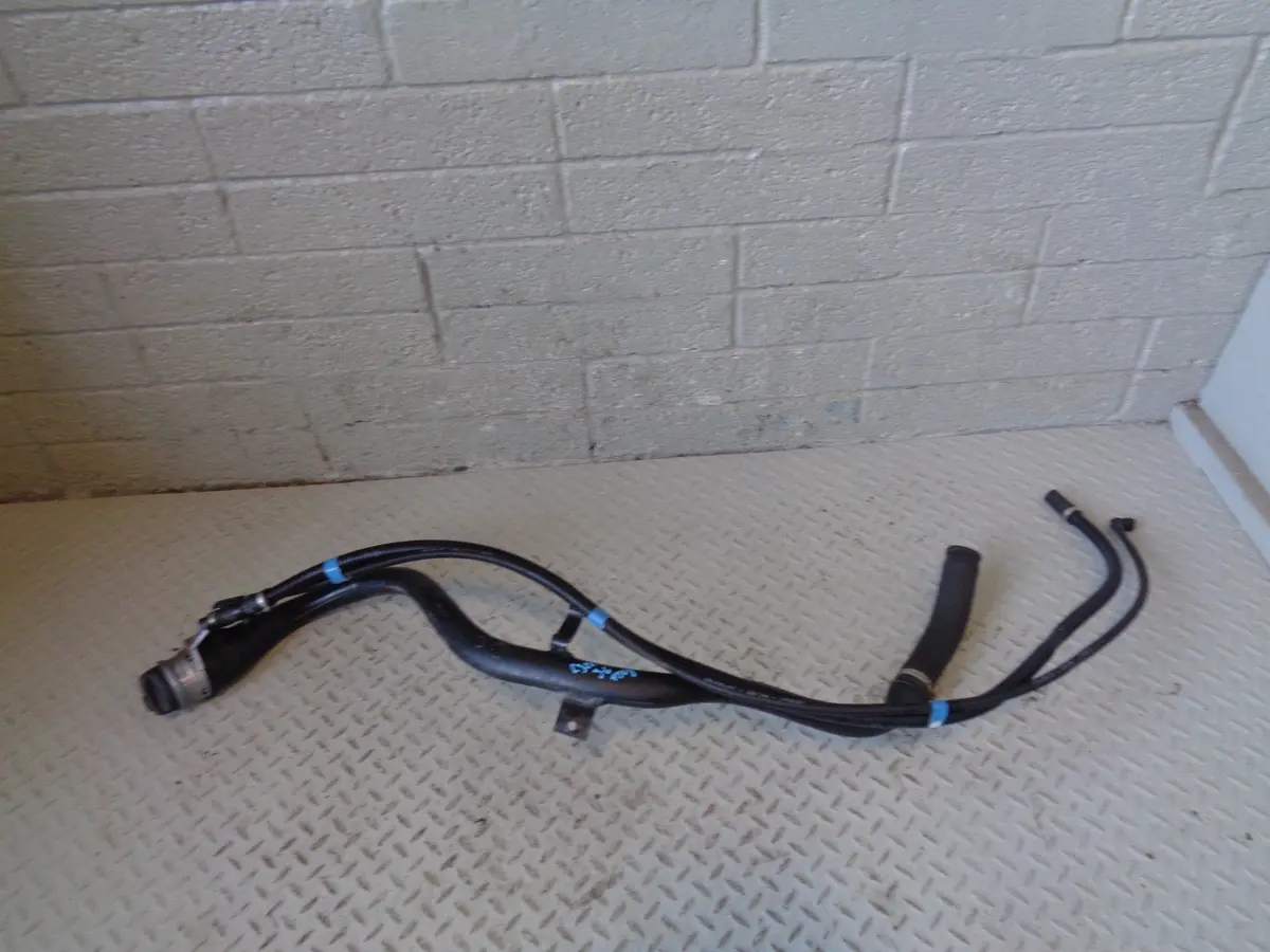 Range Rover L322 Fuel Filler Neck Pipe With Cap Diesel 3.6 Tdv8 2005 To 2009 1