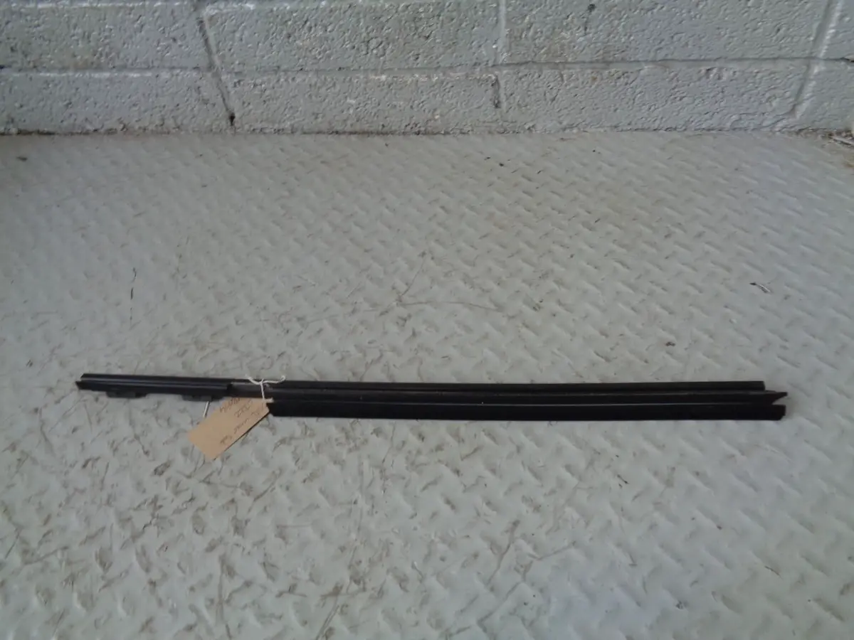 Range Rover L322 Internal Window Lower Seal Strip Off Side Rear 2002 To 2012 1