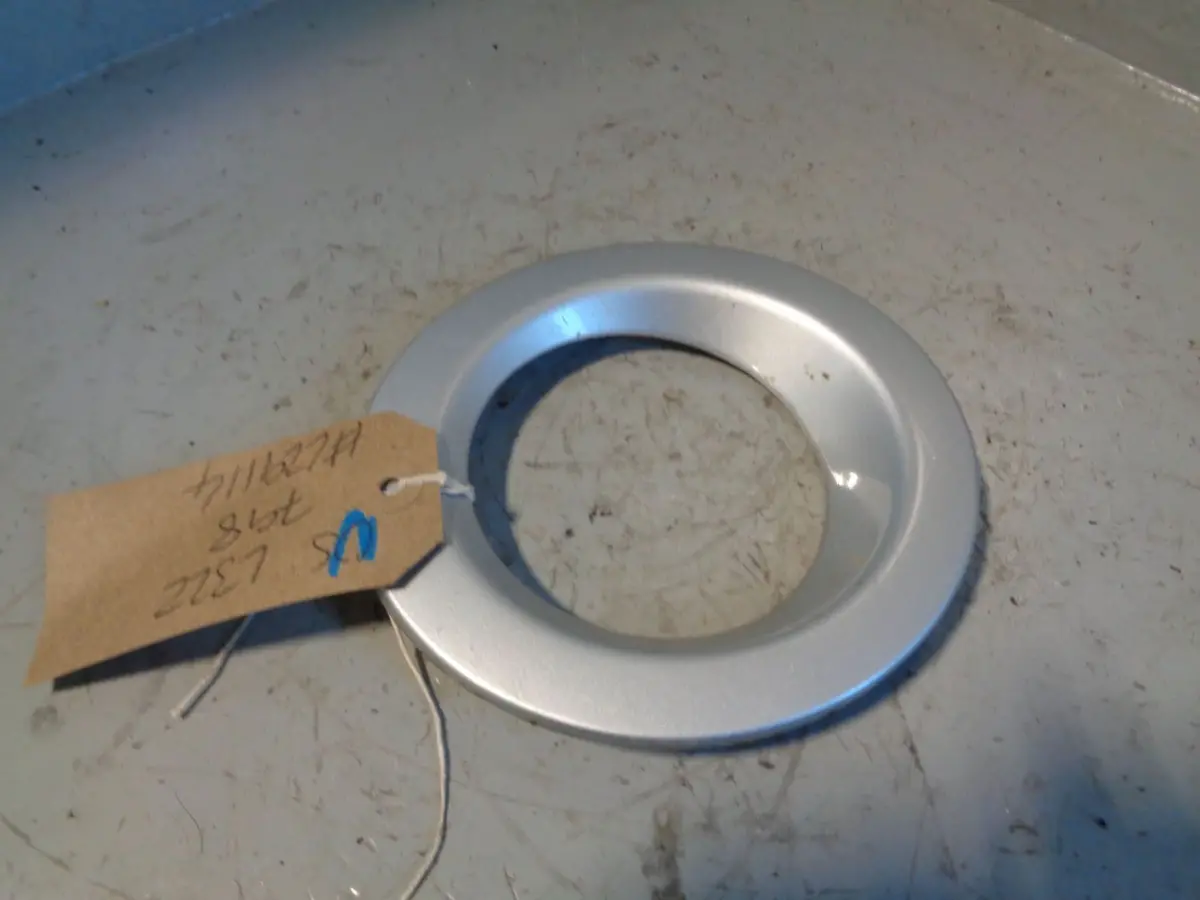 Range Rover L322 Fog Light Bezel Surround Near Side Zermatt Silver Dxb500310xxx 1