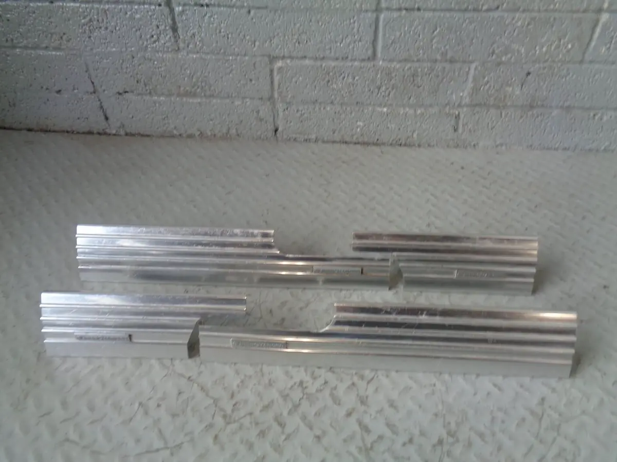 Range Rover L322 Kick Plates Supercharged Full Set Genuine 2005 To 2010 L18094 1