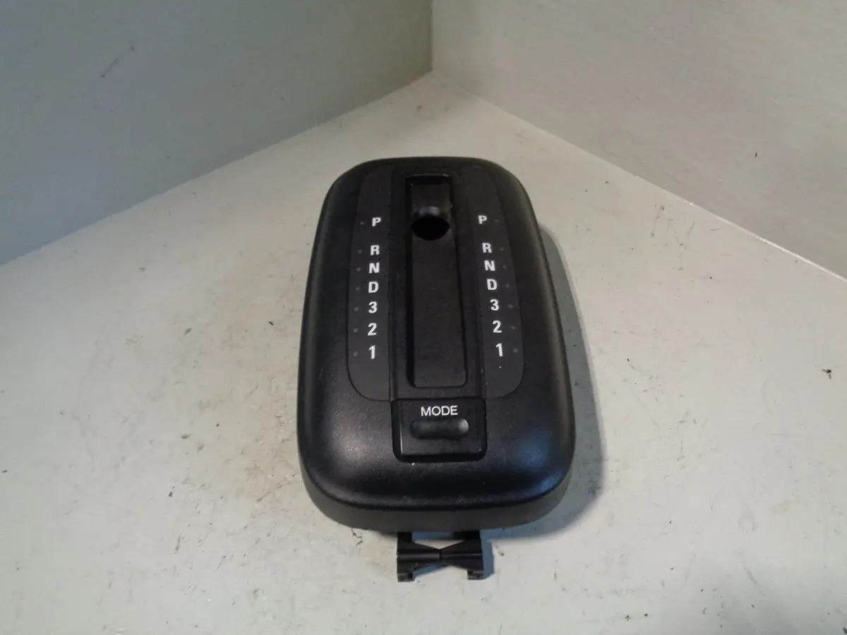 Discovery 2 Gear Selector Surround Automatic Td5 And V8 1998 To 2004 R26014 1