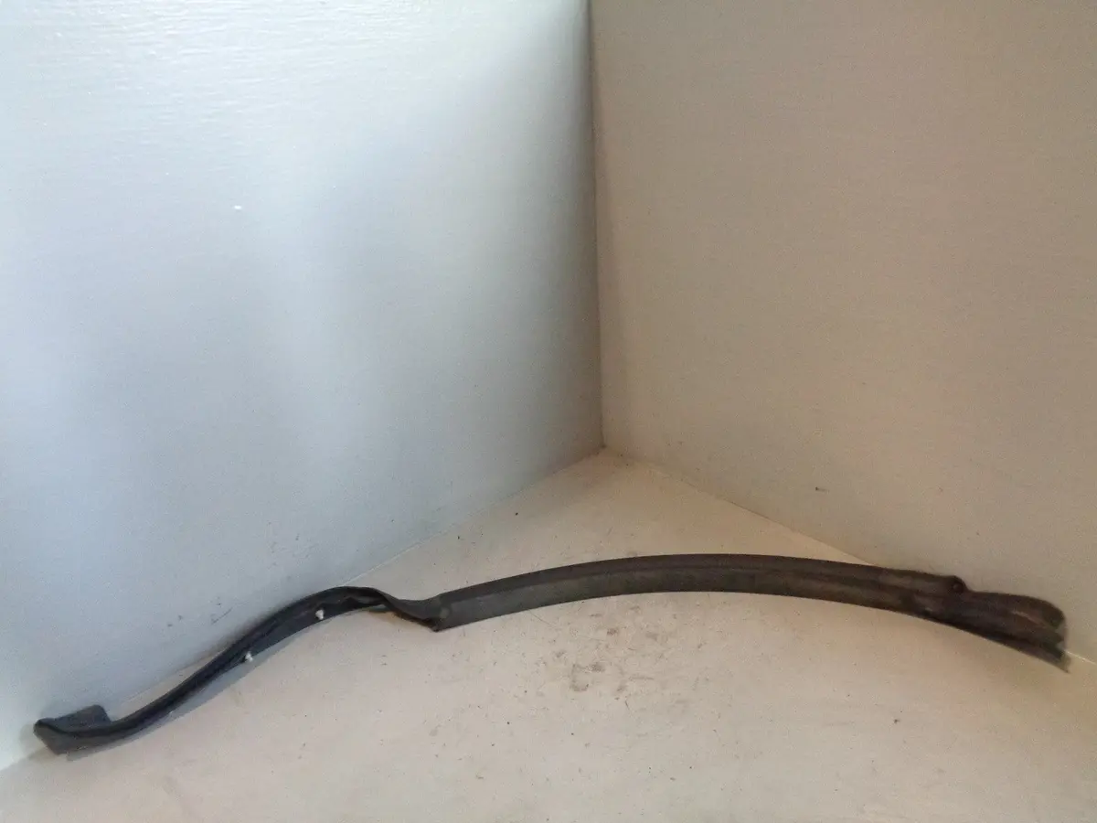 Range Rover Sport Door Seal Lower Wheel Arch Near Side Rear L320 Cge000991 1