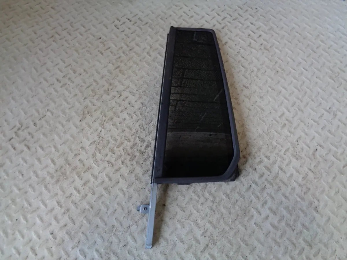 Discovery 3 Window Glass Door Near Side Rear Quarter Land Rover Dark Tint 1
