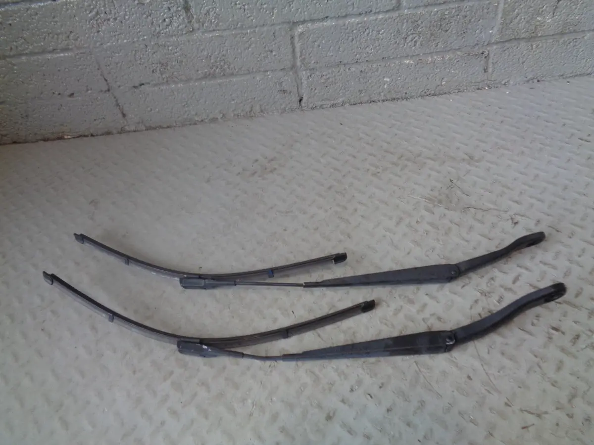 Range Rover Evoque Windscreen Wiper Arms Pair L538 2011 To 2018 1