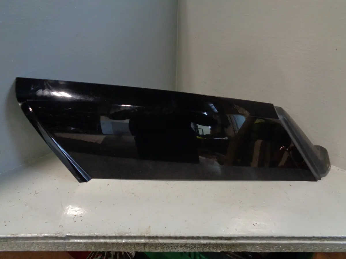 Range Rover L405 D Pillar Trim External Off Side Right In Black 2013 To 2017 1