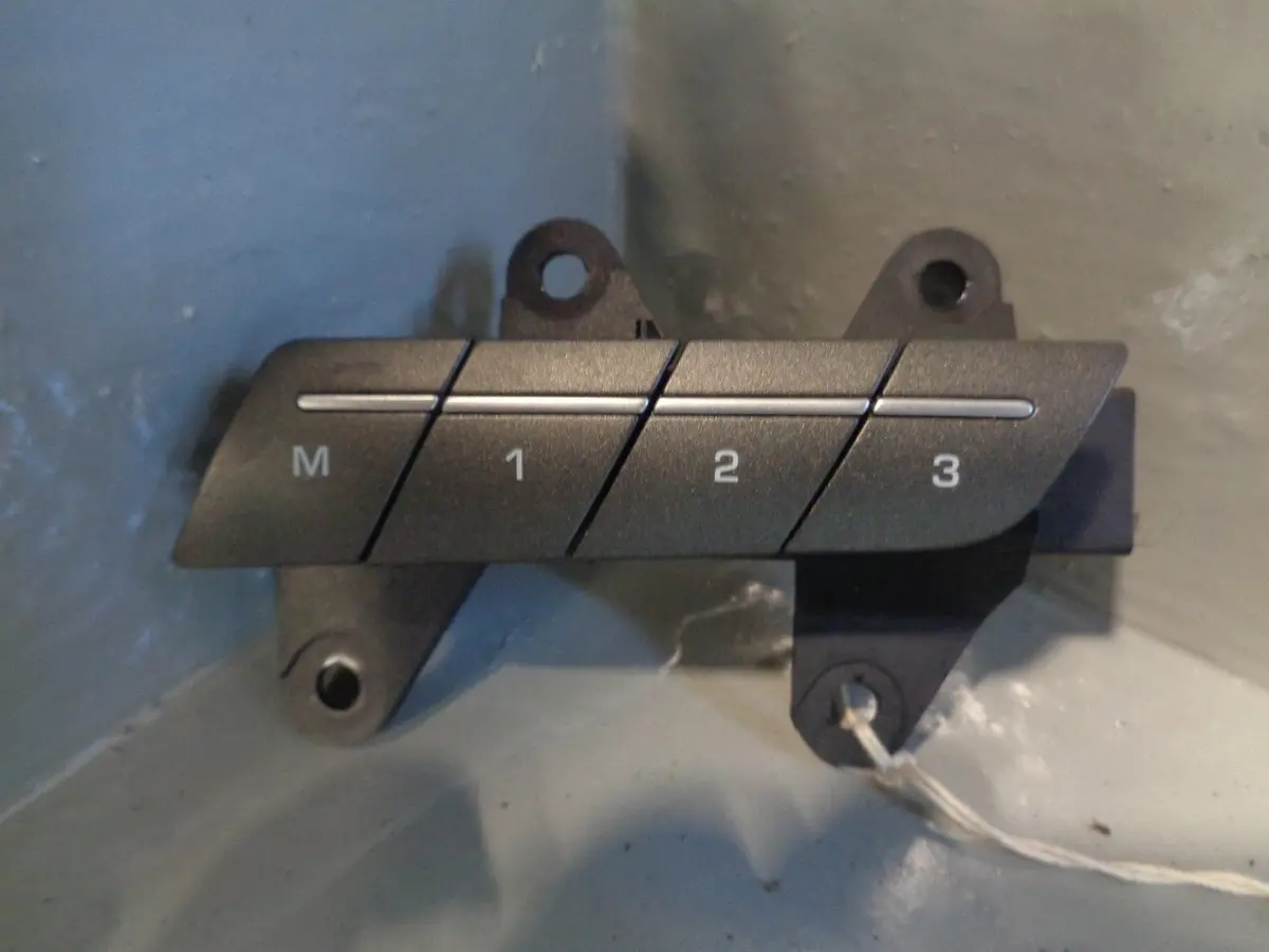 Range Rover Evoque Seat Memory Switch Panel Off Side Front Bj32-14776 Ac L538 1