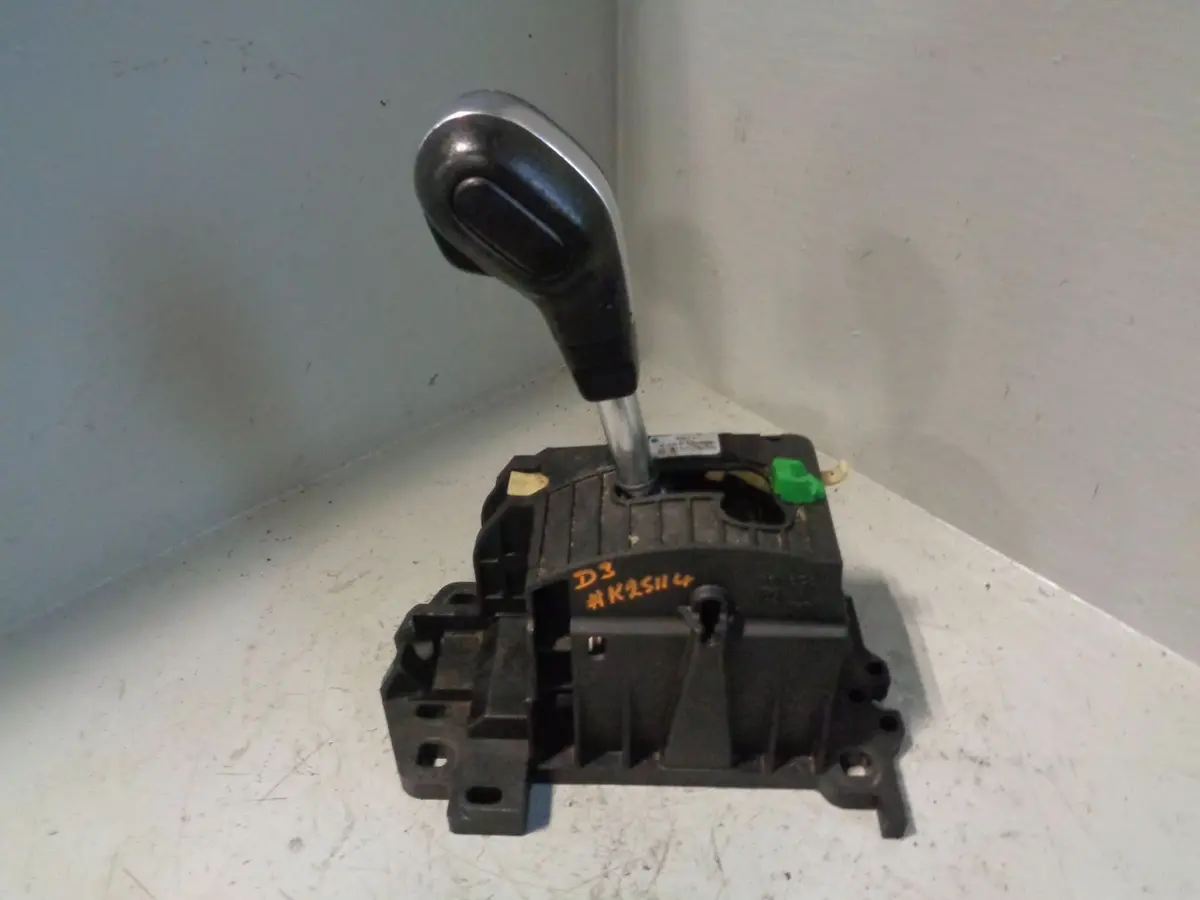 Discovery 3  Automatic Gear Selector Knob Land Rover 6H22-7Z370-Aa No Cable 1