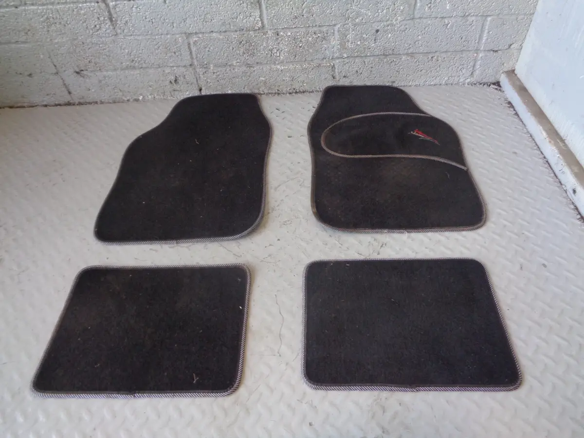 Freelander 1 Floor Mats Set Of 4 In Black Cloth Land Rover 1998 To 2006 R30055 1