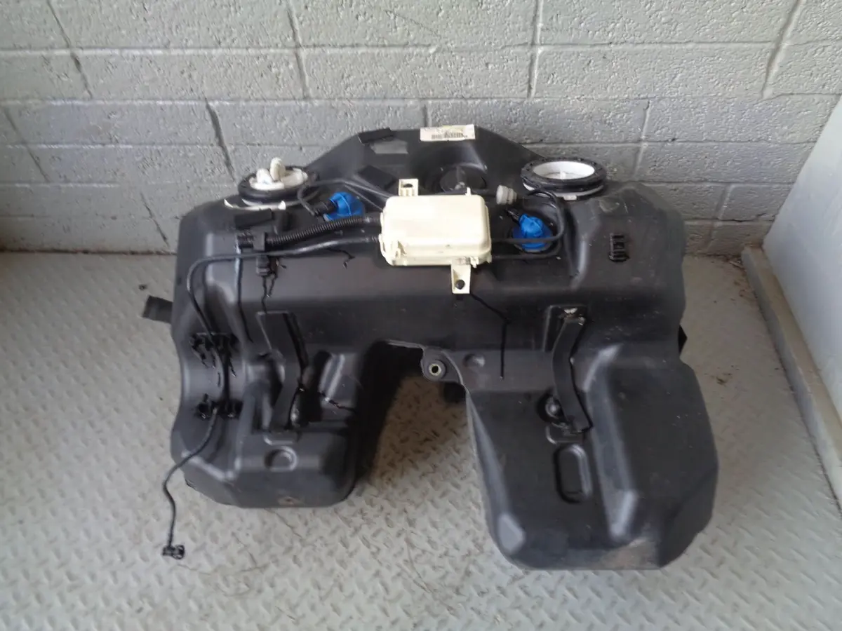 Range Rover L322 Fuel Tank With Pump 4.2 V8 Supercharged Petrol 2005 To 2009 1