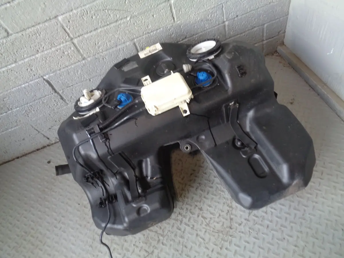 Range Rover L322 Fuel Tank With Pump 4.2 V8 Supercharged Petrol 2005 To 2009 2