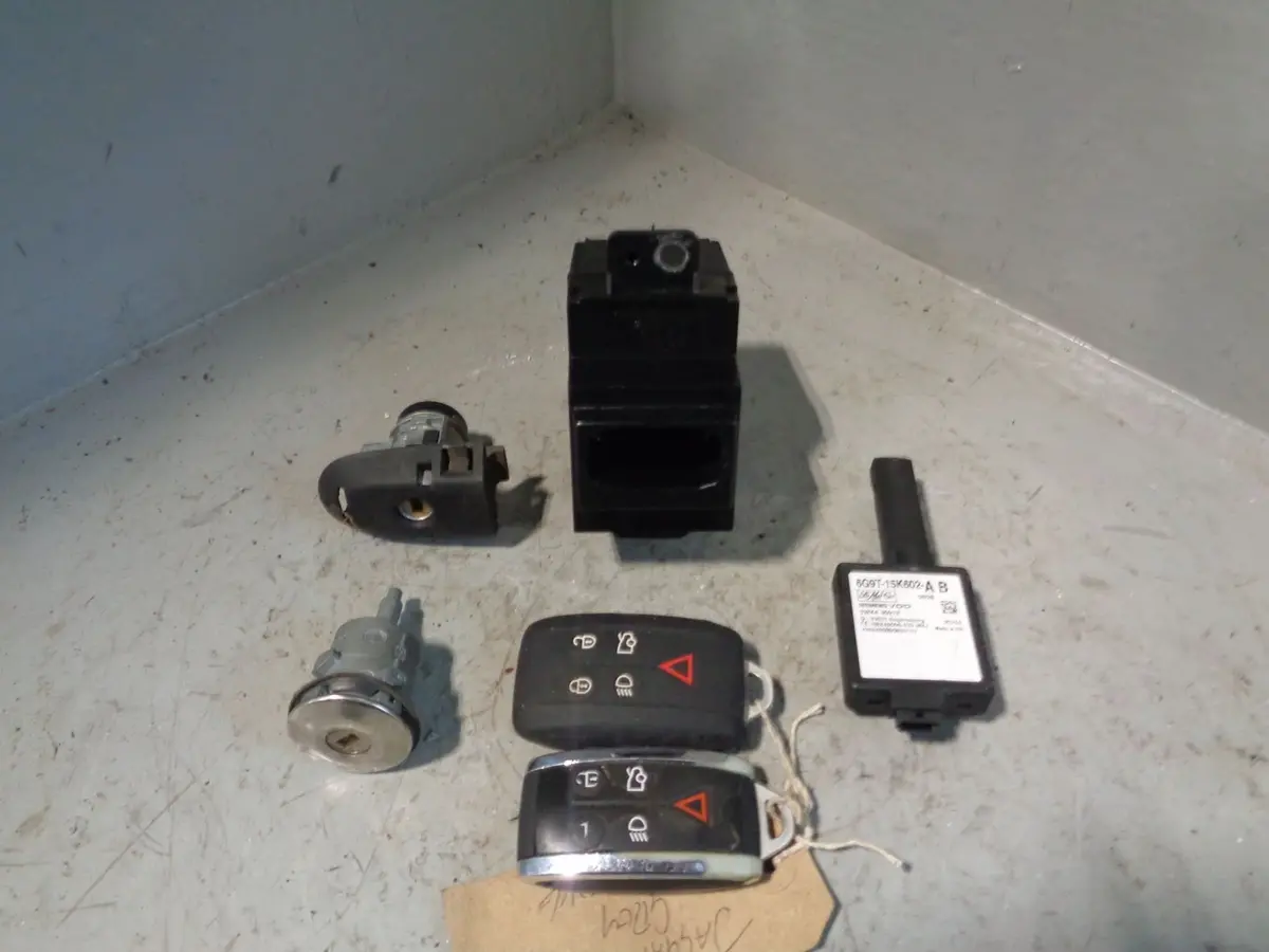 Jaguar Xf Keys Remote And Blade With Door Lock Ignition X250 2007 To 2015 K18051 1
