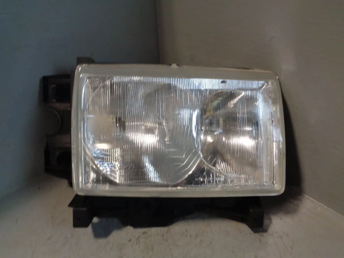 Range Rover P38 Headlight Off Side Right Lhd Valeo Xbc105960 1995 To 2002 1