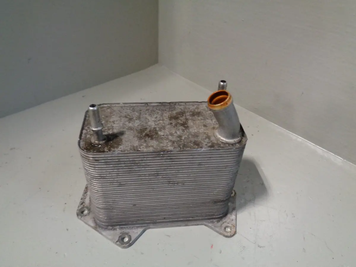 Engine Oil Cooler 3.6 Tdv8 Range Rover L322 / Sport Lr006427 2006 To 2009 1