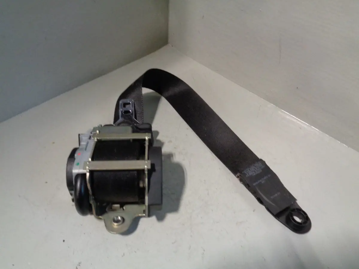 Freelander 2 Seat Belt In Black Near Side Front Land Rover 2006 To 2011 Type 2 1
