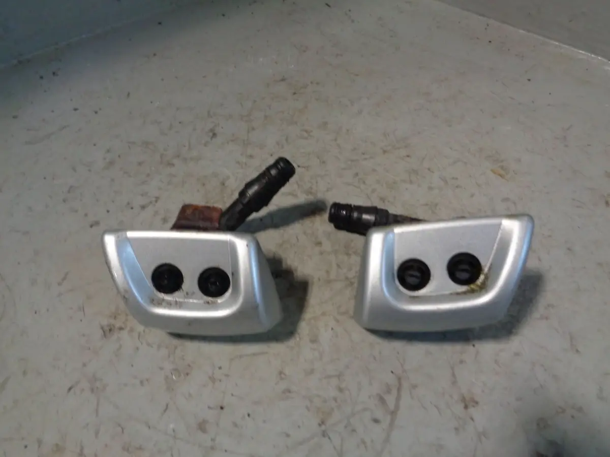 Range Rover L322 Washer Jets Headlight Washers Pair Of Silver 2006 To 2009 1