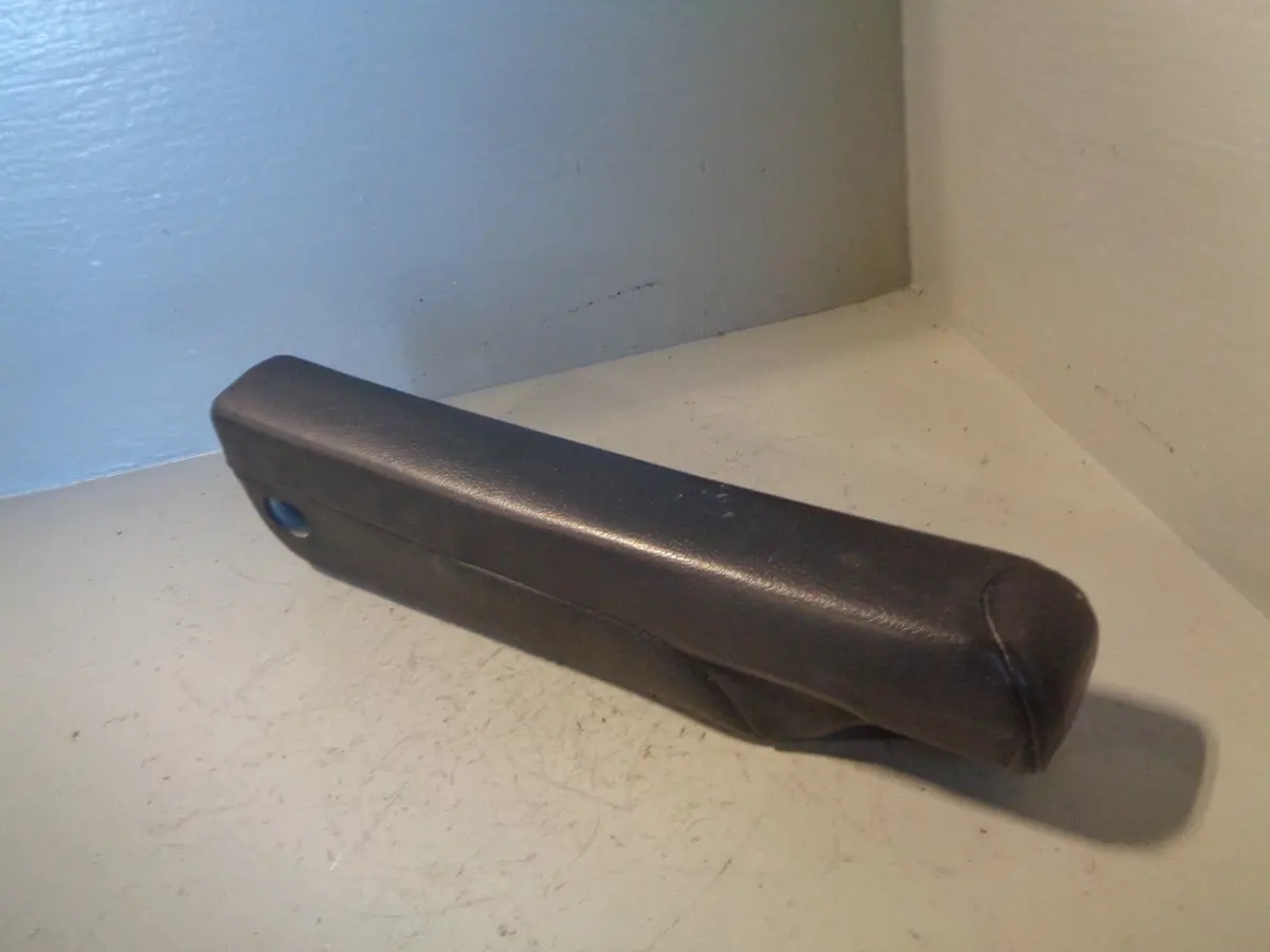 Discovery 2 Armrest Black Near Side Left Passenger Seat Land Rover R08113 1