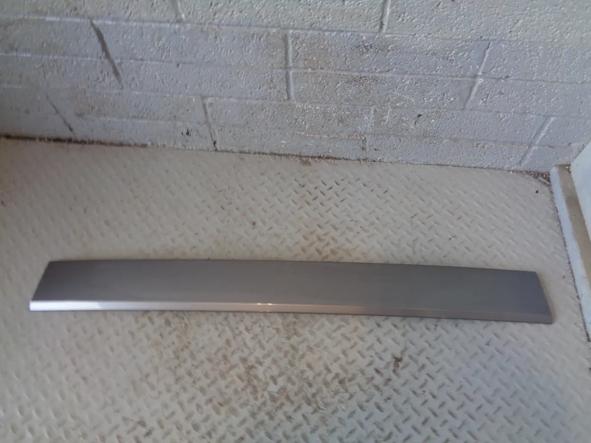 Discovery 4 Tailgate Trim External Lower Stornoway Grey 2009 To 2014 Land Rover 1