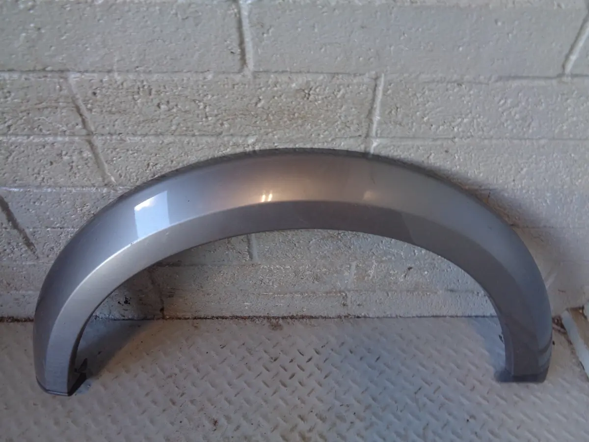 Discovery 4 Wheel Arch Trim Front Left Stornoway Grey Land Rover 2009 To 2016 1