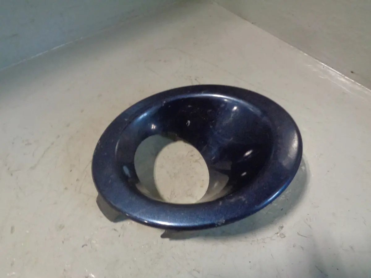 Freelander 2 Fog Light Bezel Front Bumper In Baltic Blue Off Side Land Rover 1