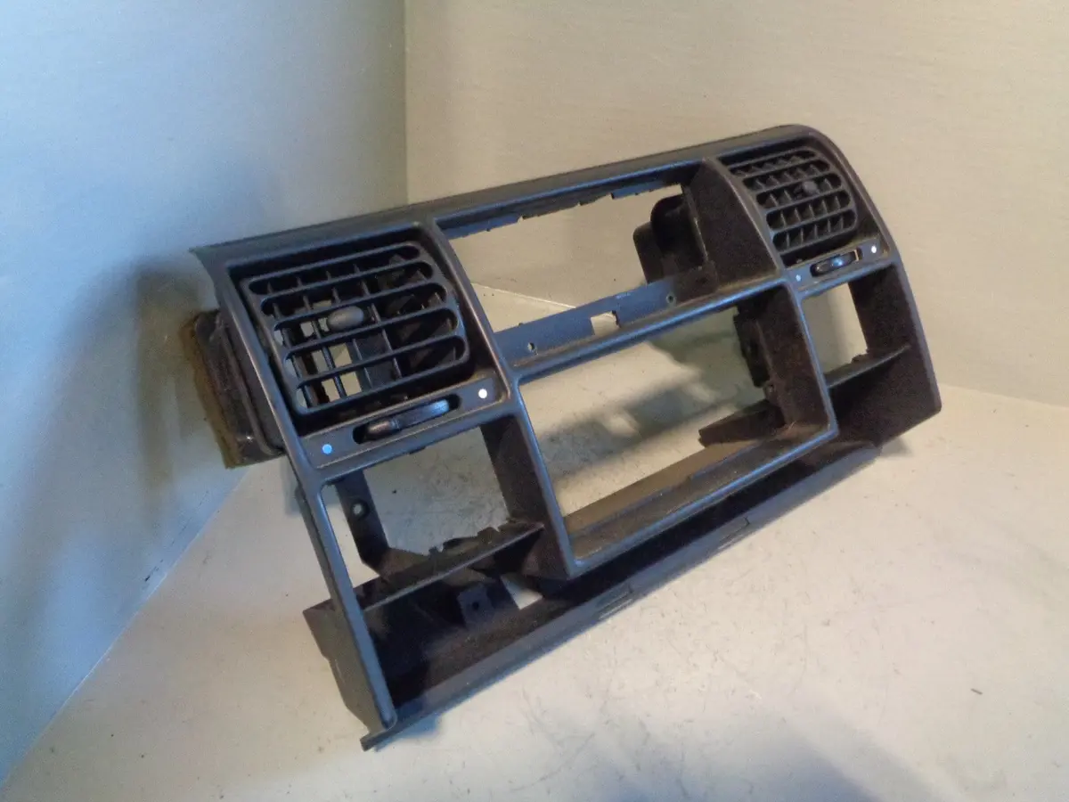 Discovery 2 Centre Air Vents Dashboard Panel Black Land Rover 2002 To 2004 1