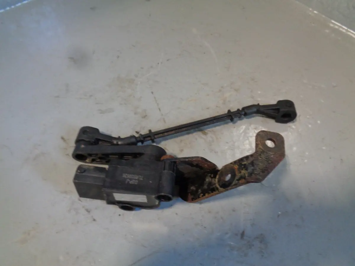 Range Rover L322 Ride Height Sensor Near Side Front Left Tlr020626 2002 To 2006 1