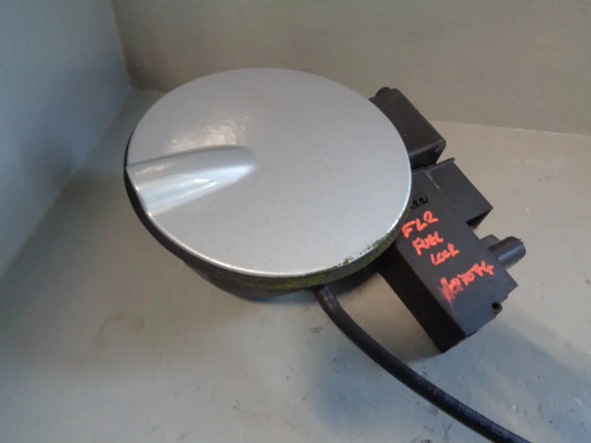 Freelander 2 Fuel Filler Flap With Mechanism And Cap Zermatt Silver Land Rover 1