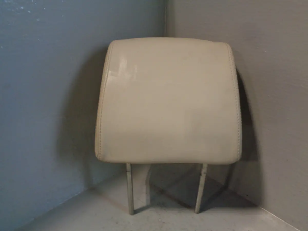Range Rover Sport Headrest Front Near Side Ivory Leather L320 Facelift L07025 1