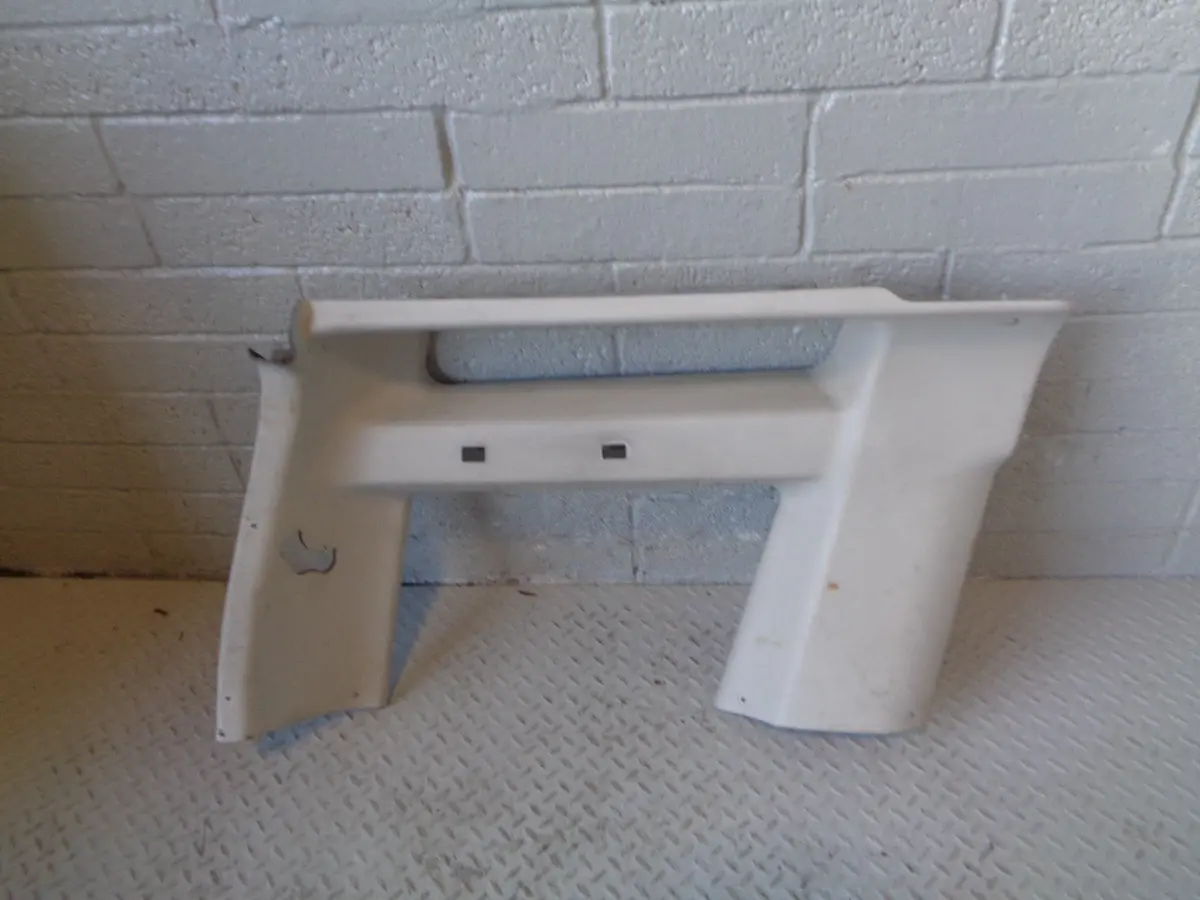 Discovery 2 Window Surround Trim Near Side Rear Boot Land Rover 7 Seat 1