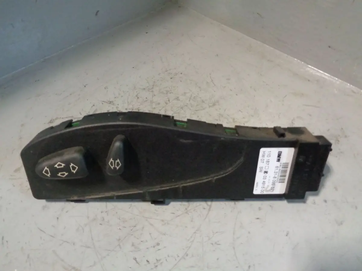 Range Rover L322 Electric Seat Switch Pack Near Side Front 61.31-8 099 071 1