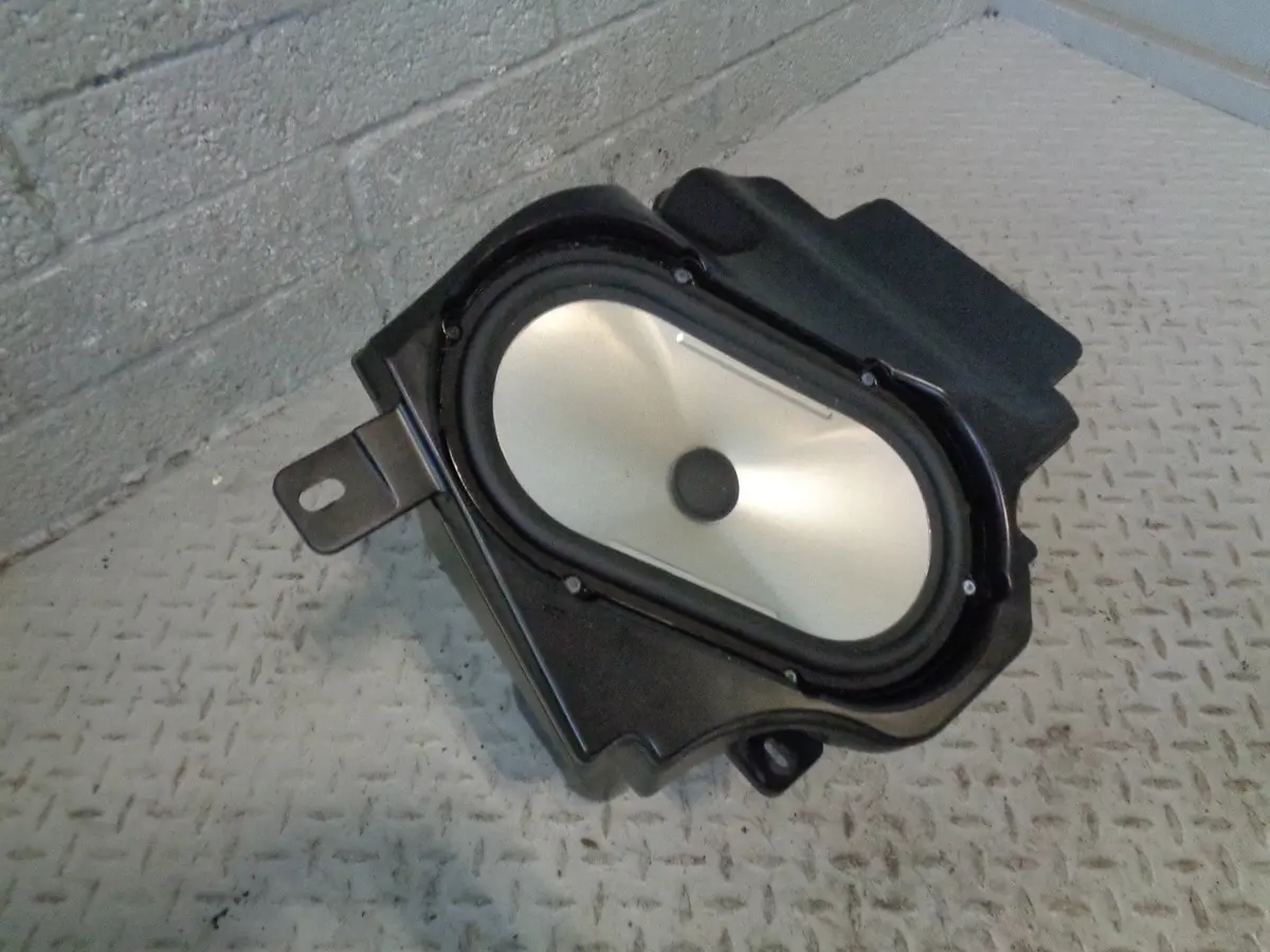 Range Rover L322 Subwoofer Harmon Kardon Logic 7 Xqa500050 2005 To 2010 1