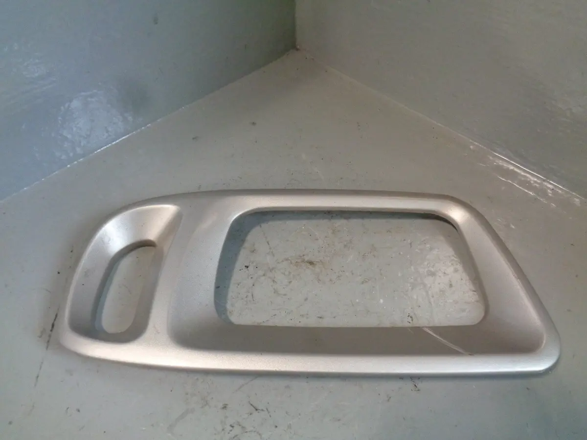 Discovery 2 Fog Light Bezel Front Bumper Near Side Land Rover 1998 To 2002 1