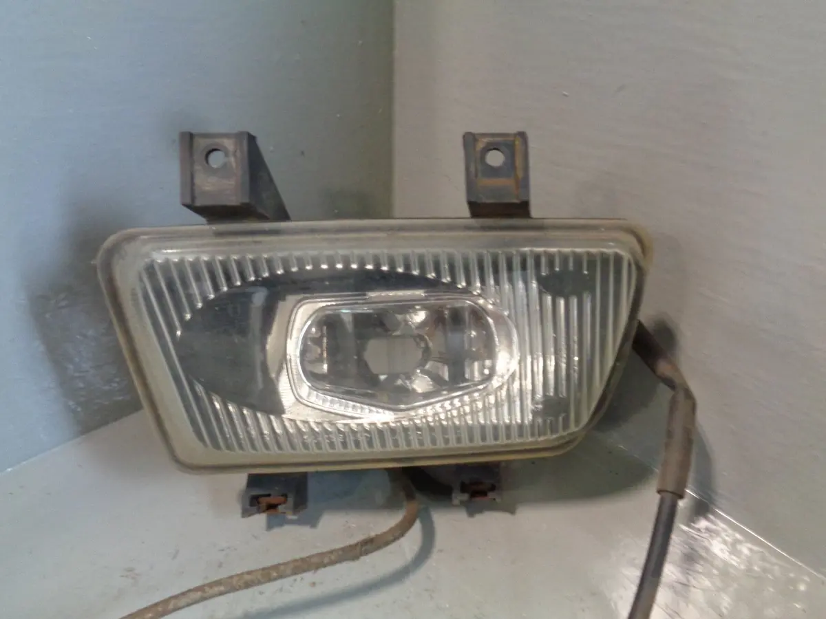 Discovery 2 Fog Light Near Side Front Bumper Land Rover 1998 To 2002 1