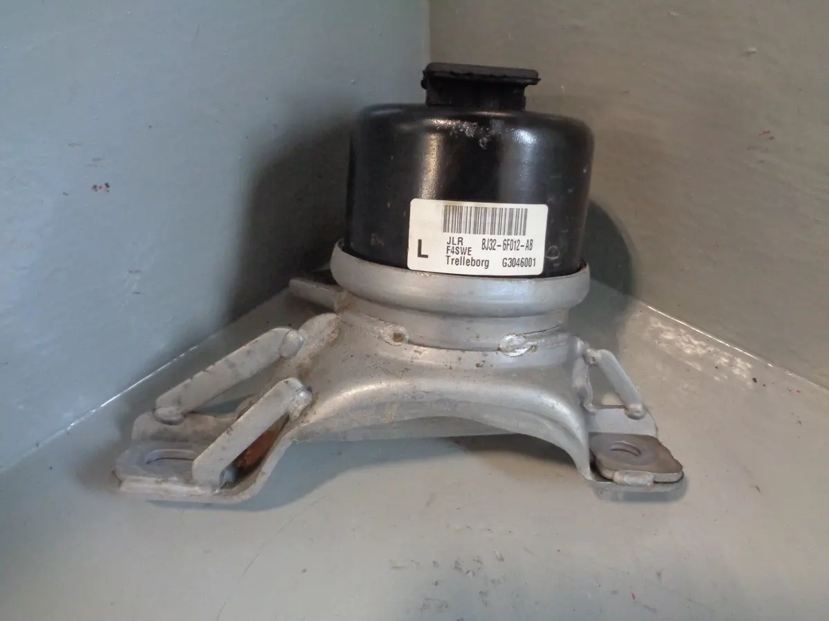 Range Rover Evoque Engine Mount Near Side Bj32-6F012-Ab L538 2011 To 2018 1