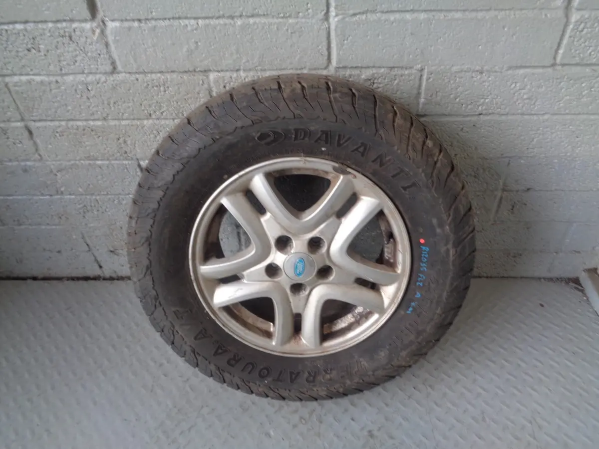 Freelander 2 Alloy Wheel And Tyre 16" Land Rover 235/70R16 2006 To 2015 R12035a 1
