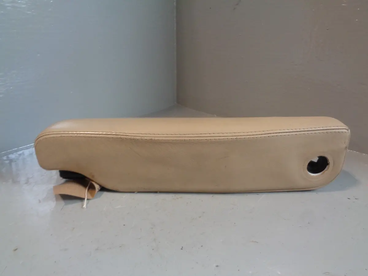 Discovery 3 Armrest Off Side Drivers Alpaca Land Rover 2004 To 2009 K03065 1