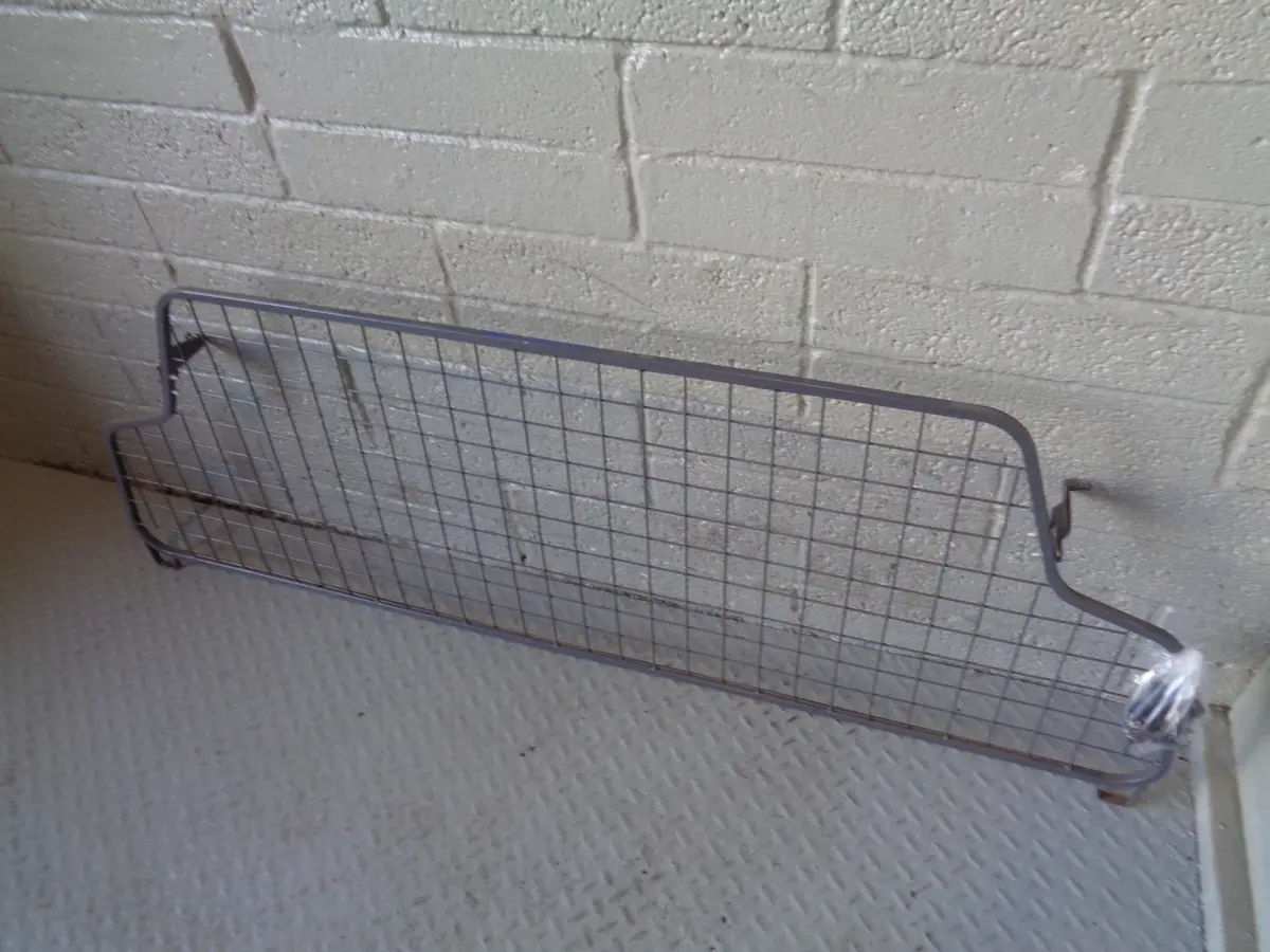 Discovery 2 Dog Guard Cage In Grey With Fittings Land Rover 1998 To 2004 R19064 1