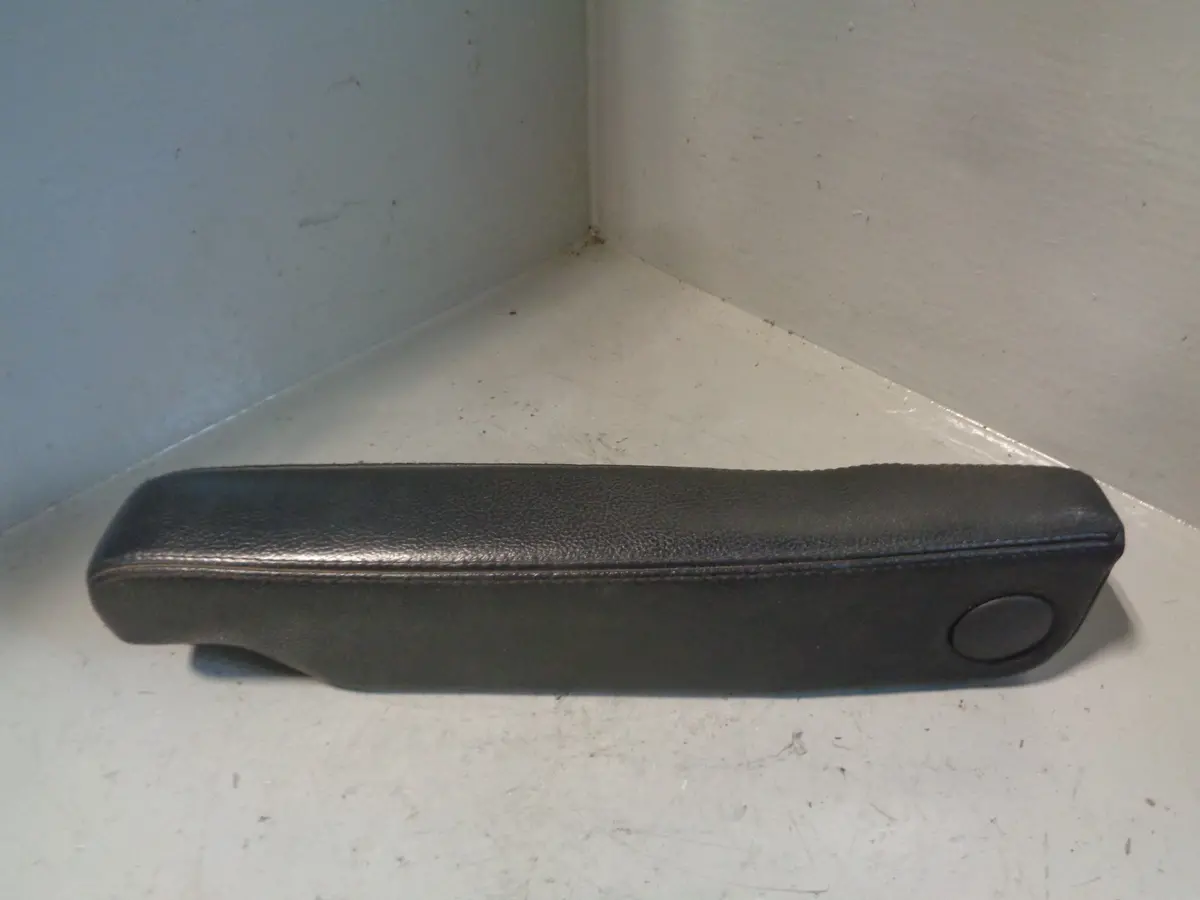 Discovery 3 Armrest Off Side Drivers Black Land Rover 2004 To 2009 K16028 1