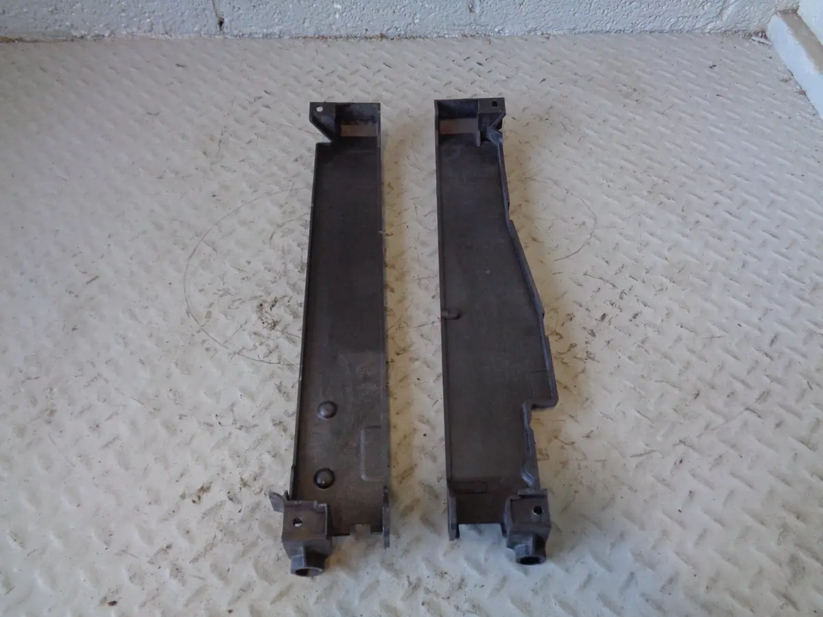 Range Rover Radiator Mounts Pair L322 4.4 Tdv8 Bh42-8B589-Ab 2009 To 2013 1