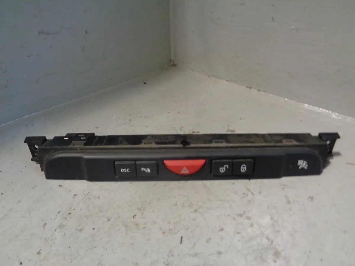 Discovery 3 Hazard Central Locking Dsc Panel In Black Yul501300 Land Rover 1