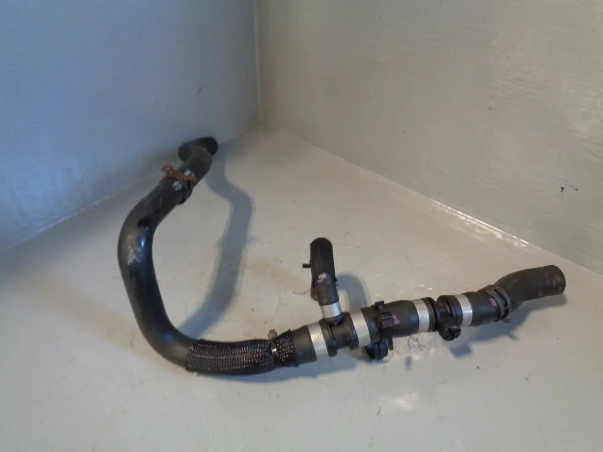 Range Rover L322 Water Coolant Pipe Hose Tdv8 4.4 Bh42-8D010-Ac 2010 To 2013 1
